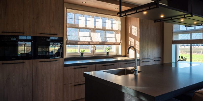 Bruine moderne keuken Bruine moderne keuken