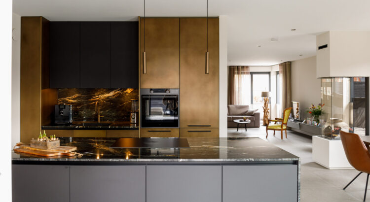 Luxe bronzen keuken
